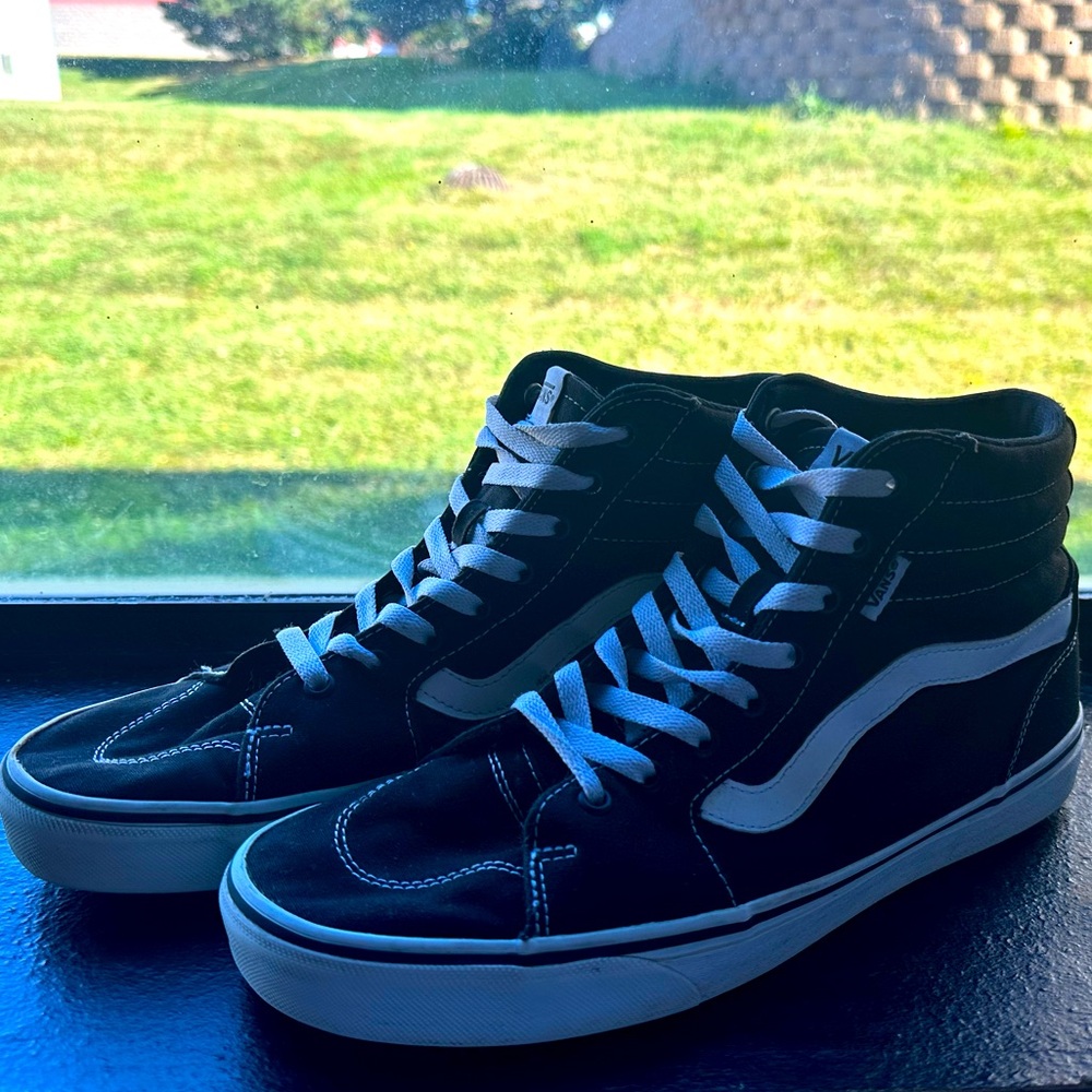 Women’s Classic Vans Sk8-Hi High-Tops - Black/White